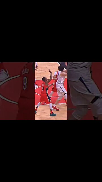 Anthony Davis looks like a kid in-front of Boban 😳😳😳😳