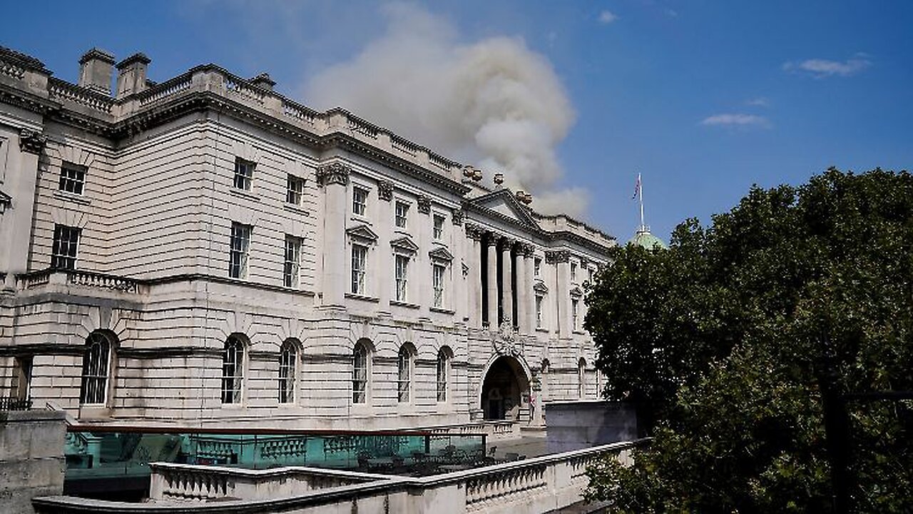 LIVE aus London: Historisches Somerset House brennt