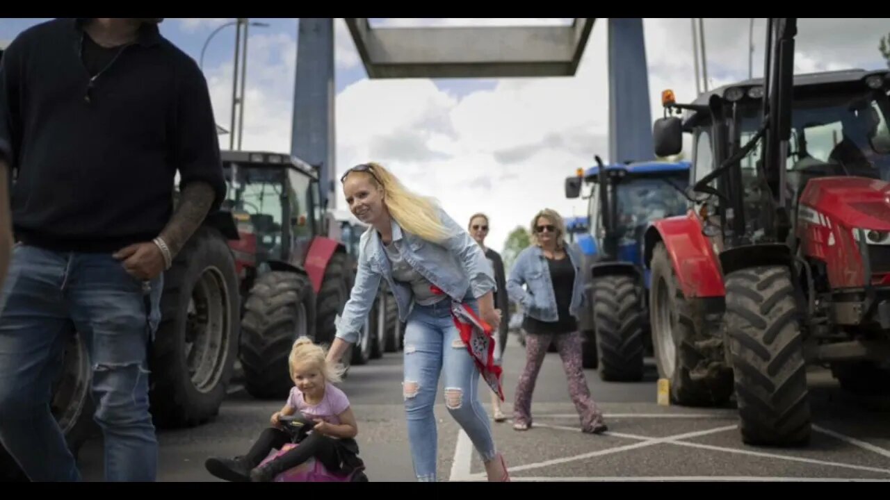 Anger simmers for Dutch farmers who oppose pollution cuts