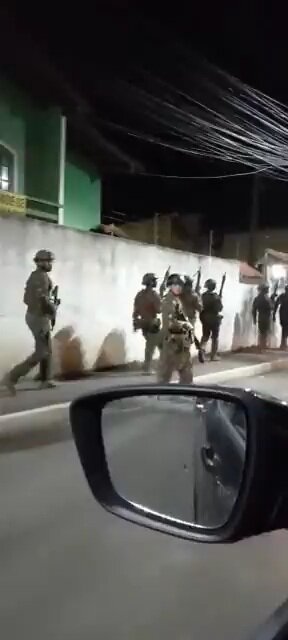 Movimentações militares atípicas em Arraial do Cabo(RJ)