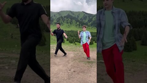 Парни по Кайфу танцуют лезгинку 2022