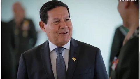 Mourão alfineta o STF: Tem de saber o tamanho da sua cadeira