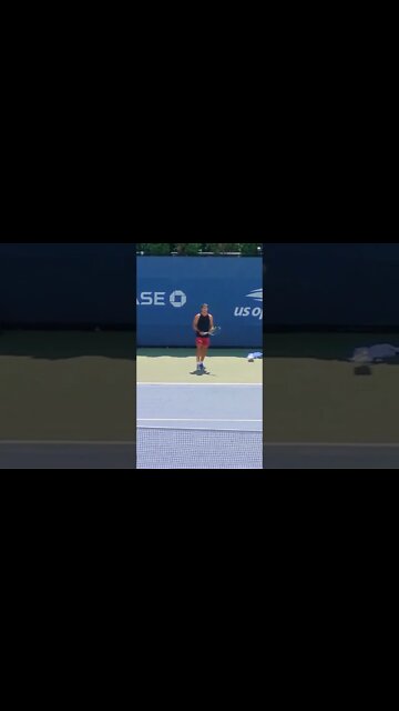 Carlos Alcaraz between the legs tweener us open