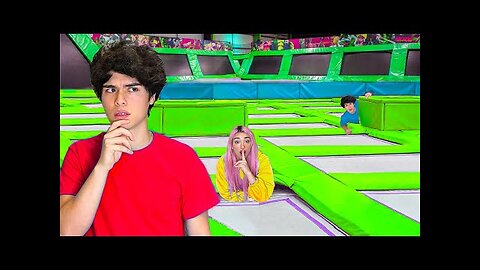 EXTREME CAMOUFLAGE HIDE & SEEK IN TRAMPOLINE PARK!