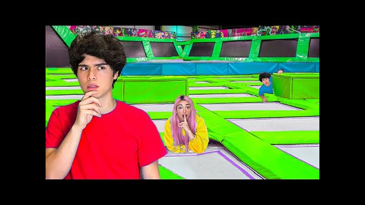 EXTREME CAMOUFLAGE HIDE & SEEK IN TRAMPOLINE PARK!