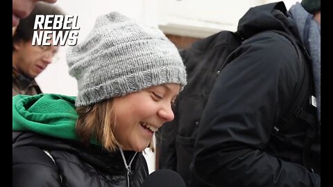 Greta Thunberg must have been “released” from the police. She just arrived in Davos.