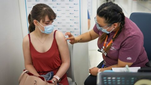 Canada's Fourth Wave Will Look A Lot Different For Vaxxed & Unvaxxed People, Expert Says