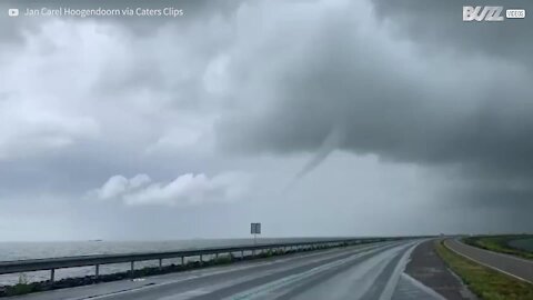 Condutor filma três trombas de água ao mesmo tempo