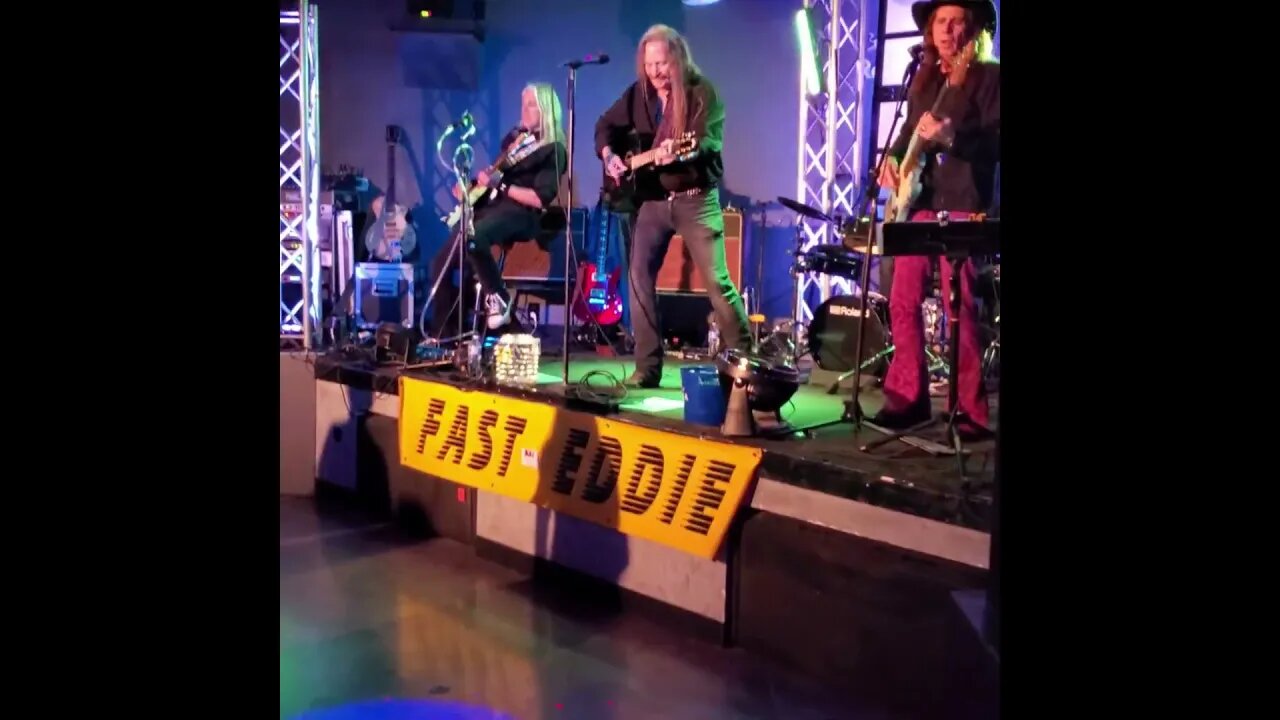 A hook of Fast Eddie Live | Envy Nightclub & Lounge Mesquite NV | Classic Rock | Mesquite Lifestyle