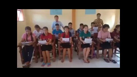 Part 3 - School in Pakistan singing and memorizing John Chapter 1 - The Bible Song