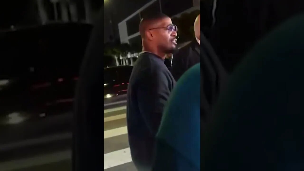 JAMIE FOXX WALKS AWAY PISSED OFF| Embarrassing Doorman FAIL Didn't Let Him Into Cardi B's 30th Bday