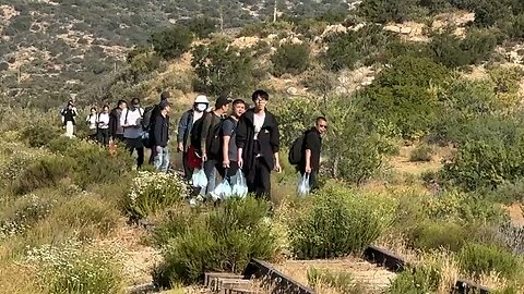 Dozens of Chinese Nationals Cross Illegally in Jacumba, CA, Witnessed by Bill Melugin.