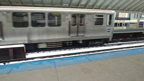 Chicago's famous 'L' train