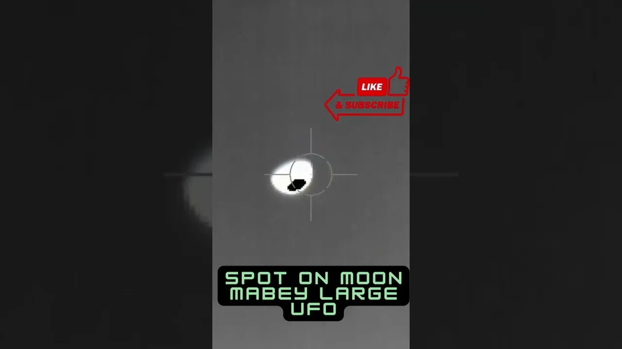 👀Mysterious UFO on moon?👀 #ufofootage #moon