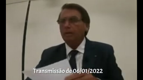 Bolsonaro anuncia que a vac¡na para crianças de 5 a 11 anos NÃO é obrigatória