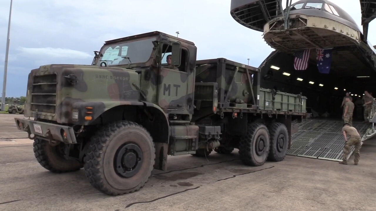 C-5 Super Galaxy arrives in Darwin