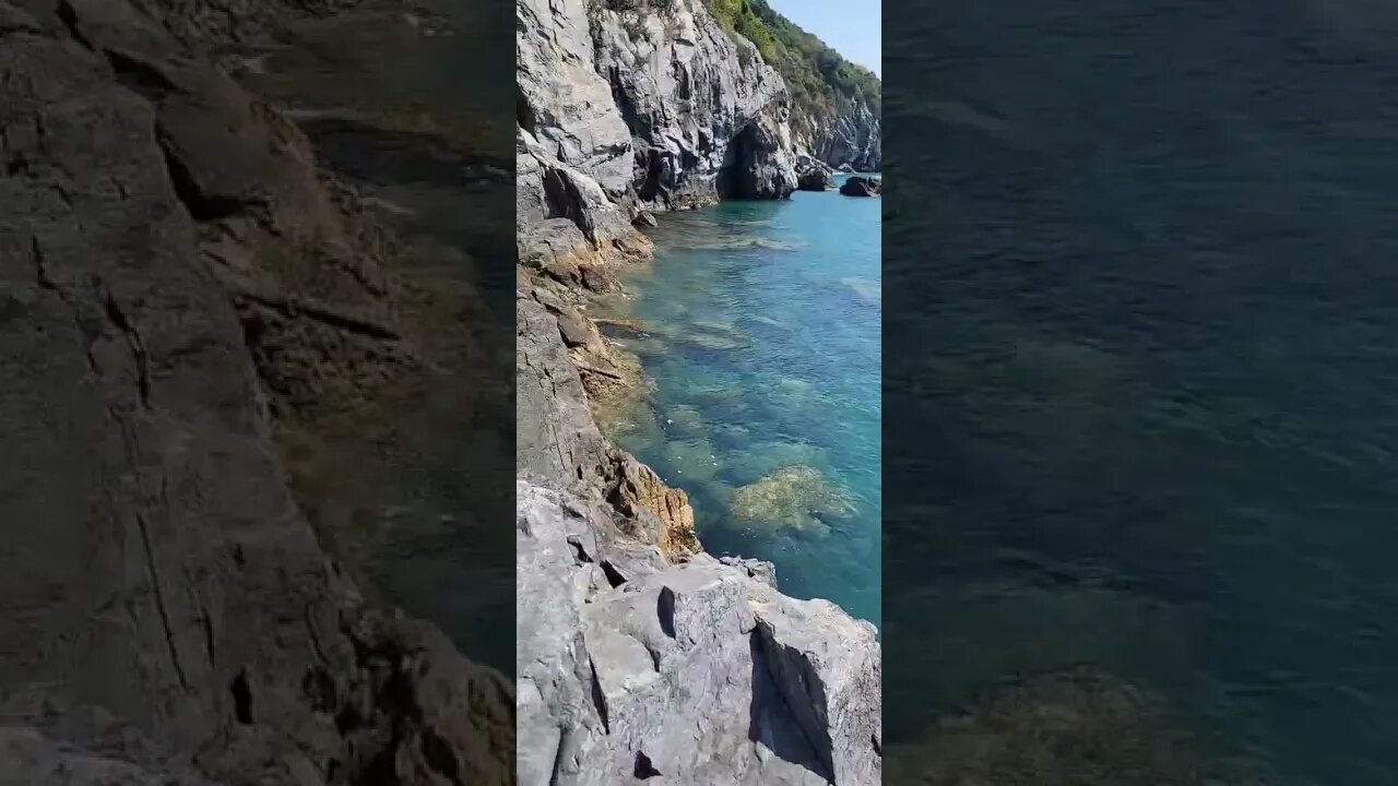 Beautiful tourquoise waters of Koh Sichang, Thailand