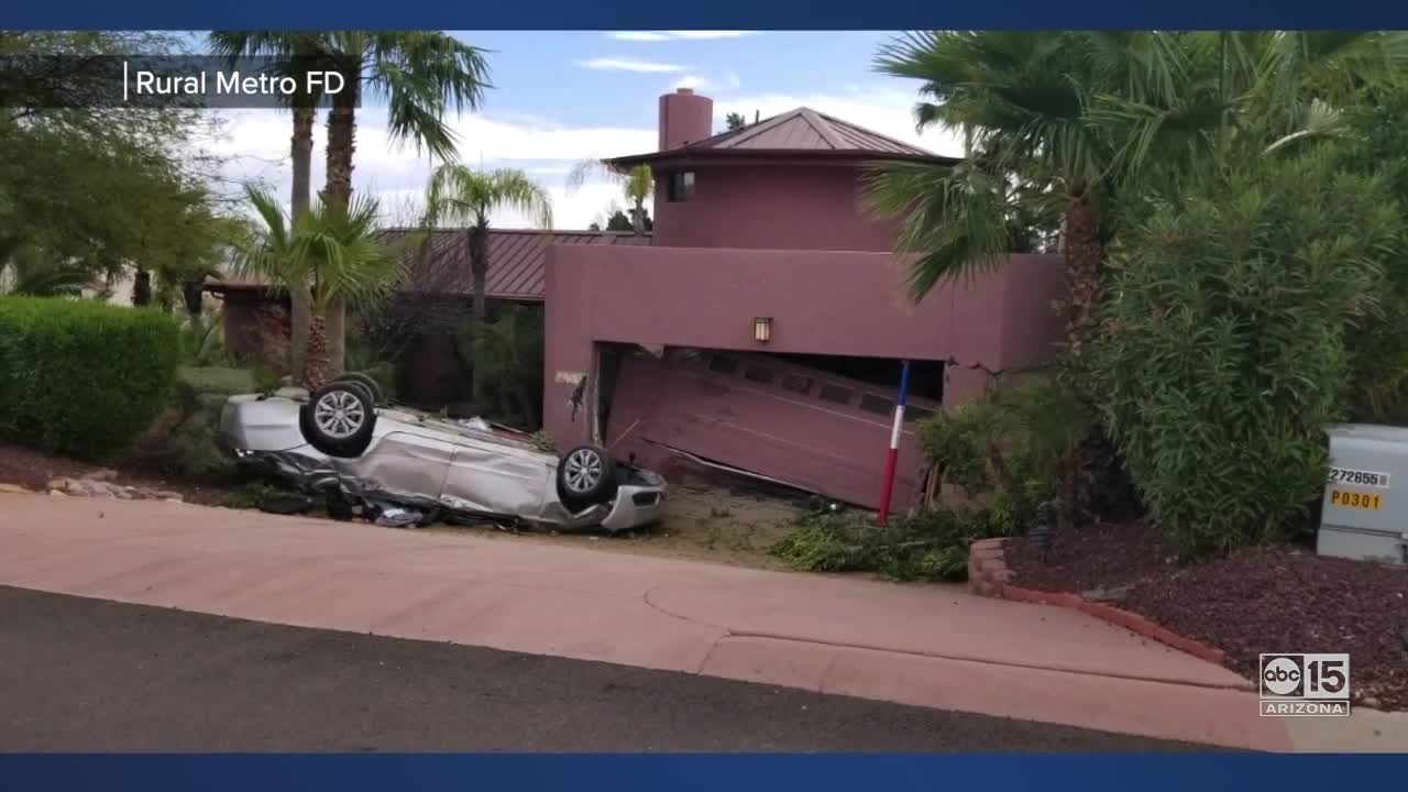 Car crashes into garage in Fountain Hills