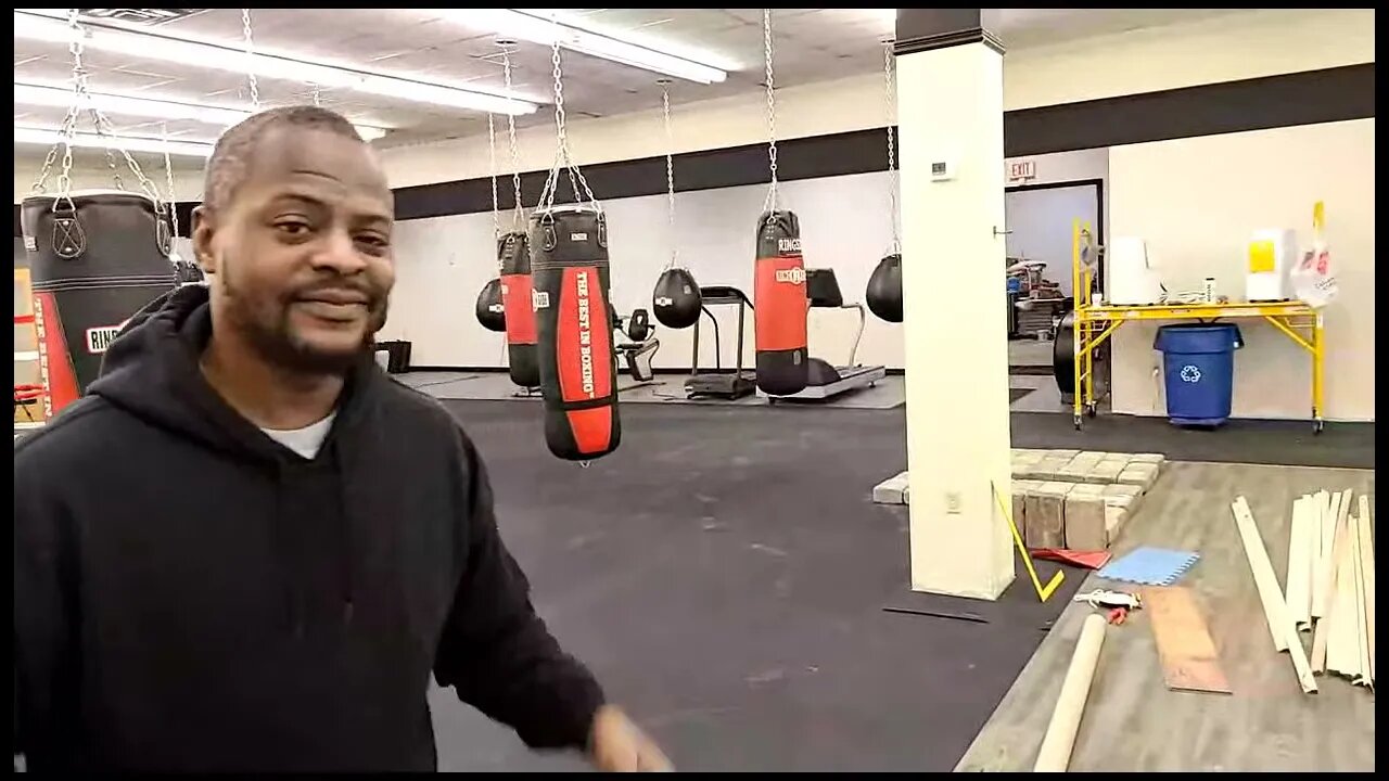 Tour of The Den with Cedric Benn | Talkin Fight