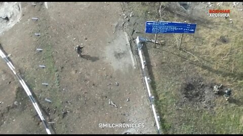 Ukraine war: one Russian Soldier vs 4 Ukrainian soldiers