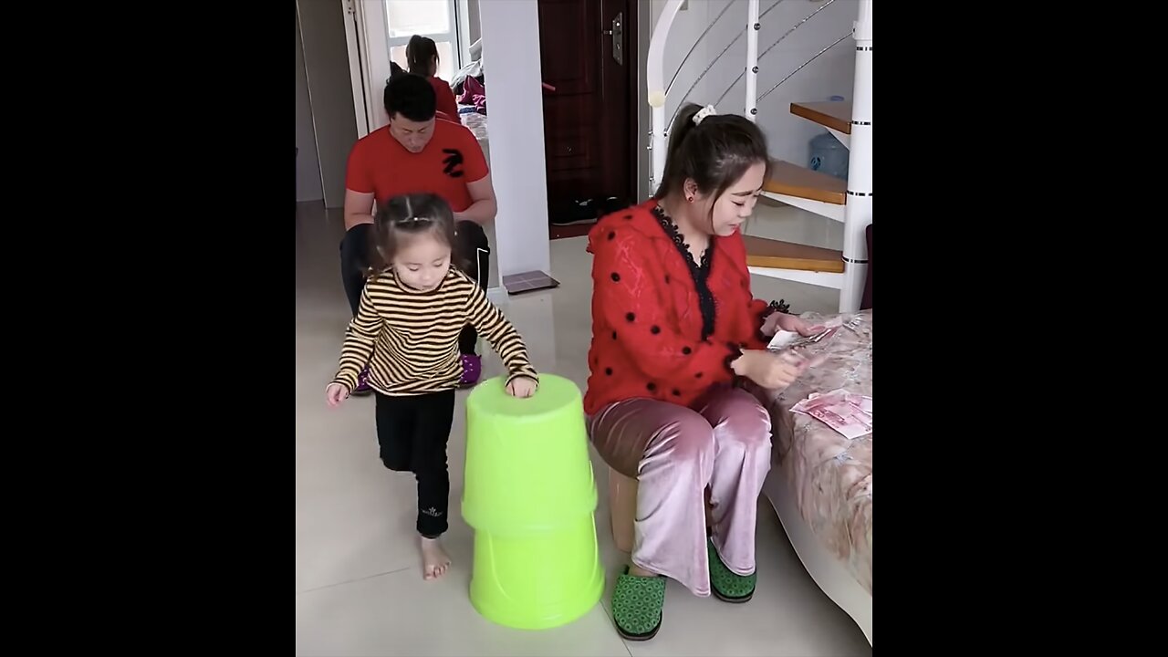 New funny videos, Adorable girl tricks Mom😂😂 - Try not to laugh