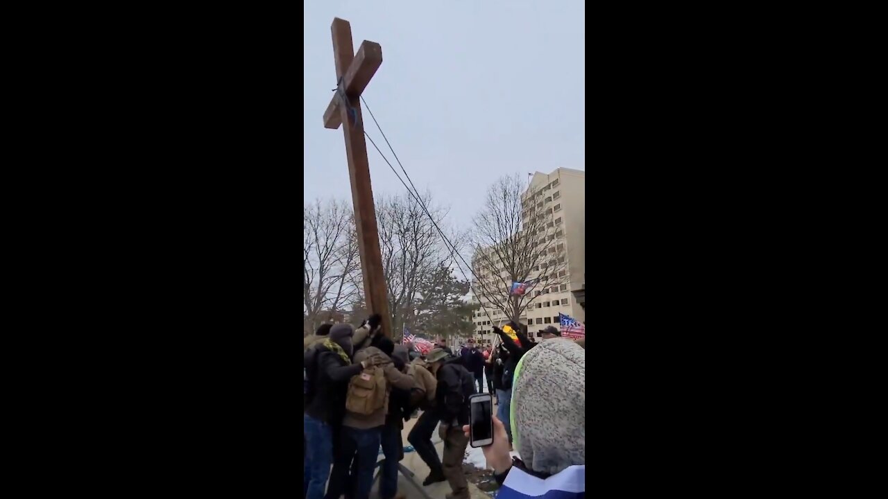 Patriots Raise Cross In Front Of Capitol Building In Symbolic Act To Take Back D.C.