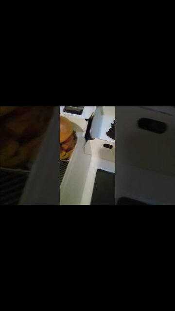 Buffalo wild wings New burger 🍔 😋 #food #foodie #foodlover #foodblogger #burger #funny #yummy #china