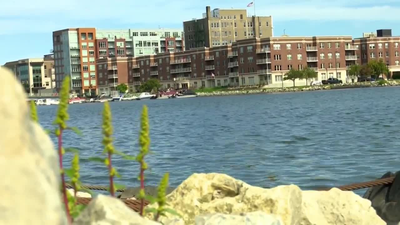 Large freighter to be in Fox River during Trump boat rally, Port of Green Bay says