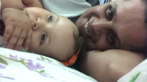 CAPOTEI DE SONO NO COLO DO PAPAI TBT #infantil #meme #viral #shorts