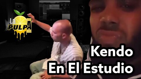 Kendo Kaponi produciendo en el Estudio