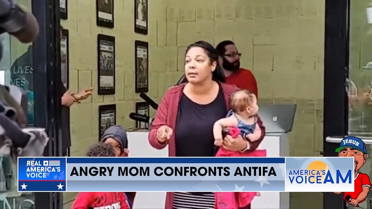 "If black lives matter, you better back up!" - Angry mother confronts Antifa press conference