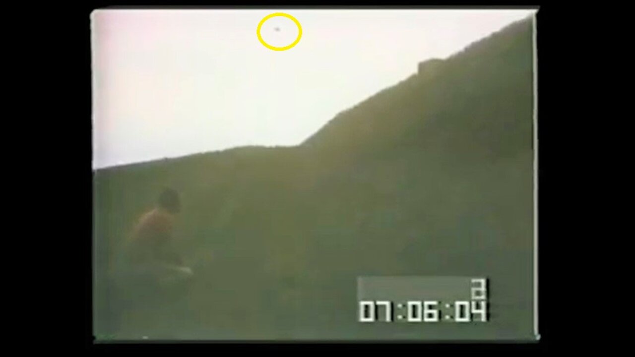 UFO - Billy Meier - UFO copy from 8mm projector, Sadelegg (1975)