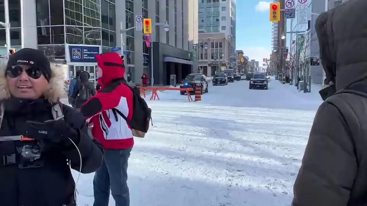 LIVE OTTAWA🔴 POLICE MOVING IN - Freedom Convoy 2022 - Emergency Act - Sat feb 19 2022