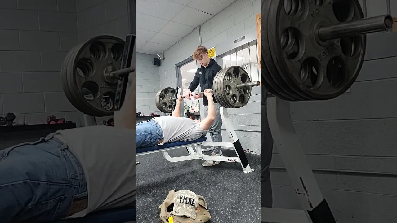 405lbs Raw bench the second time ⏲️, Crazy 🤪 old man