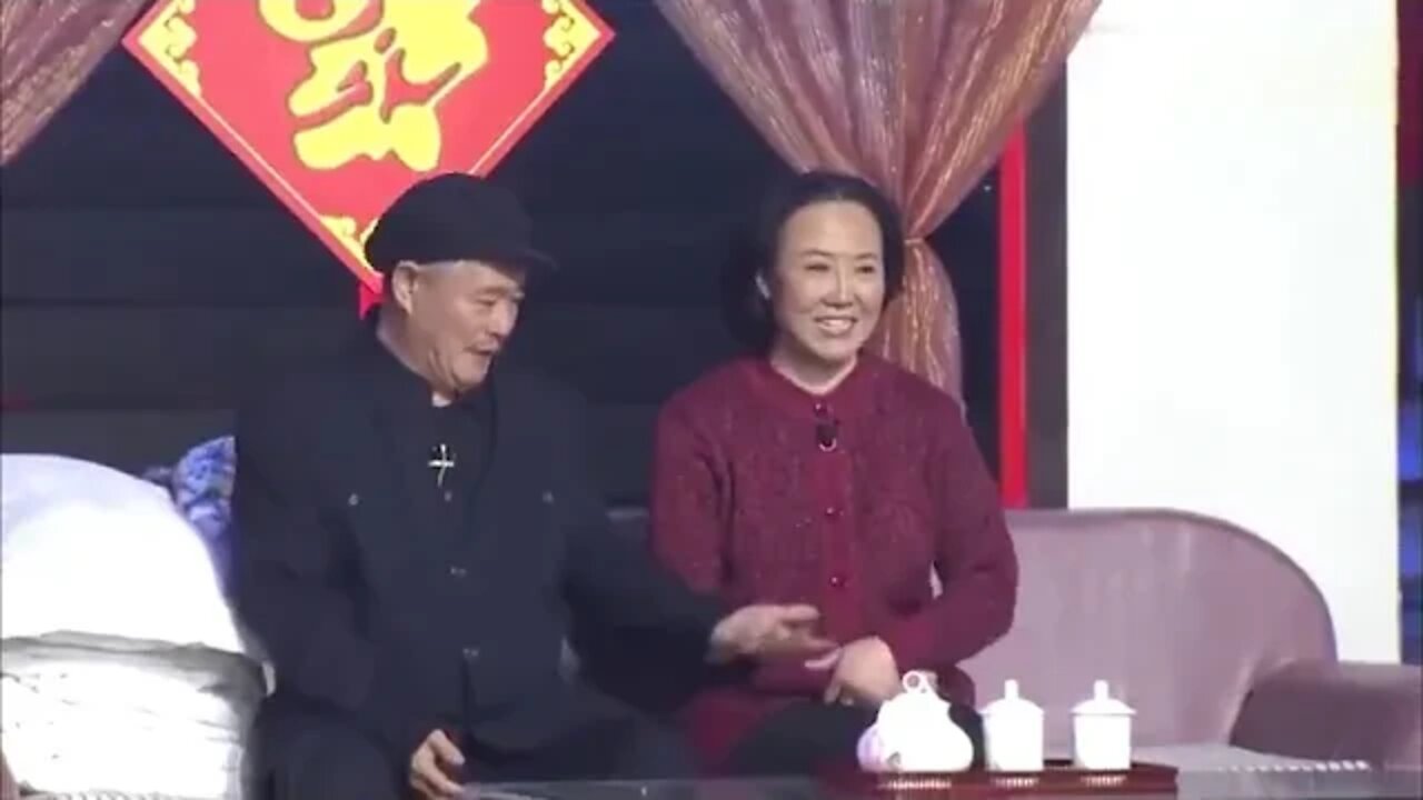 Zhao & Benshan's & classic sketches make the audience laugh