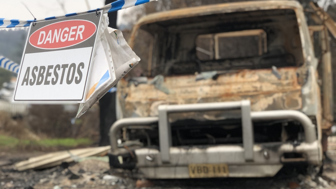 New South Wales Residents Weigh Evacuation Amid Tragic Bushfires