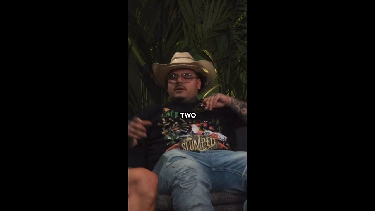 ThatMexicanOT Carrie’s 2 Ar’s 🔫and a pistol everywhere he goes