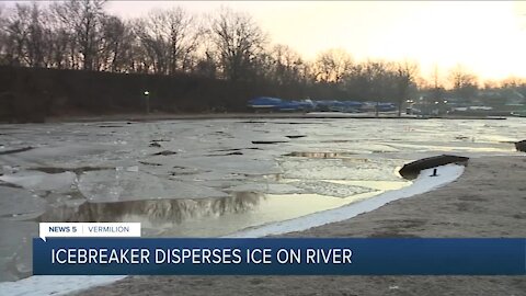 Icebreak disperses ice on Vermilion River