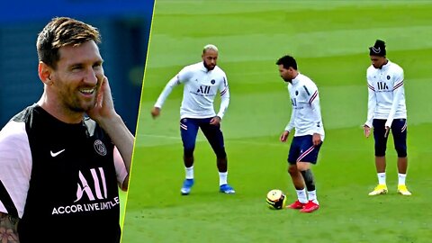 Lionel Messi Humiliated Neymar and Mbappé on today's PSG training before game against Monaco