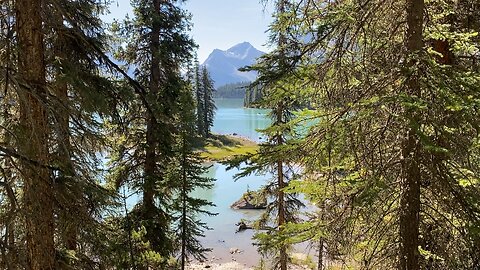 lake minnewanka