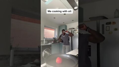 How it be when my mum cooks Vs Me 😭