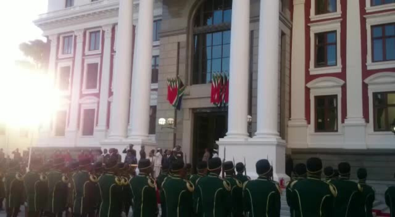 #Sona2017: President Jacob Zuma enters Parliament with Speaker (a2x)