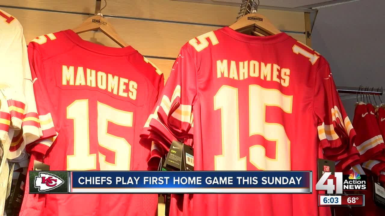 Mahomes mania: Kansas City Chiefs' fans buying QB's jersey in bulk ahead of home opener