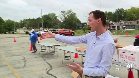 Kansas City-area drive-through food distribution sites see increase in need