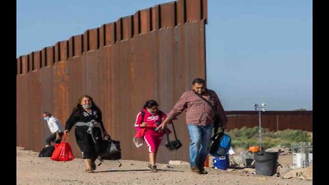 Report: Border Patrol Says Up to 2,000 Migrants Get Away Daily