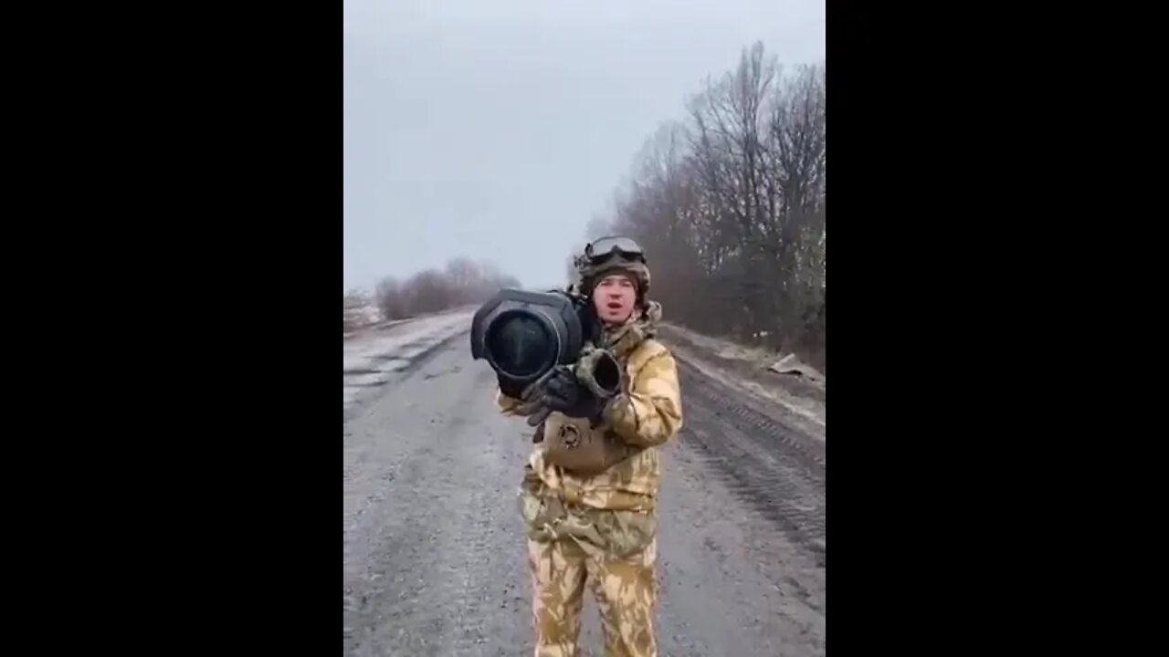 Soldiers with NLAWs