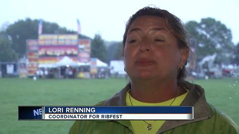 People compete for the best in state ribs and sauce