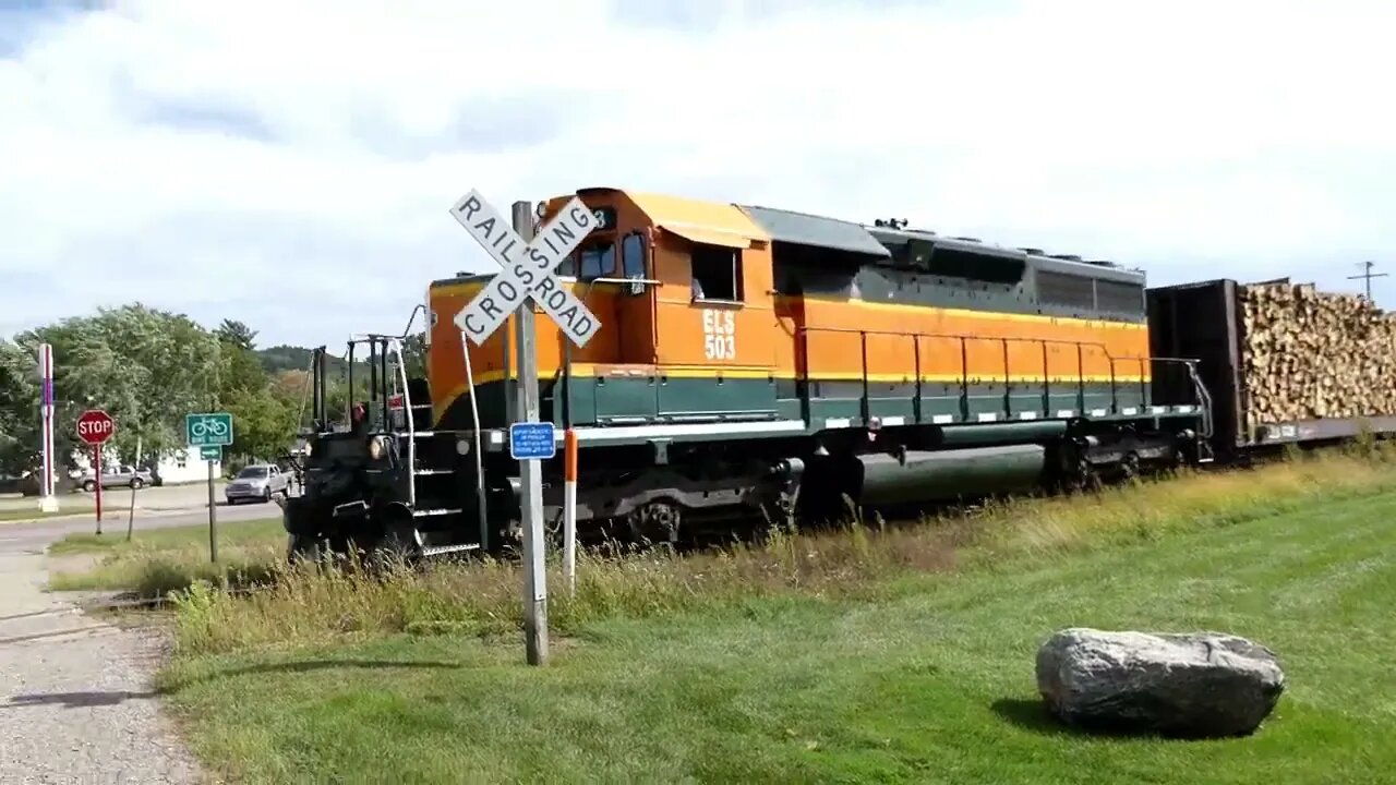Former BNSF (Vintage) Locomotive Built In 1970 Still Going Strong! #trains | Jason Asselin