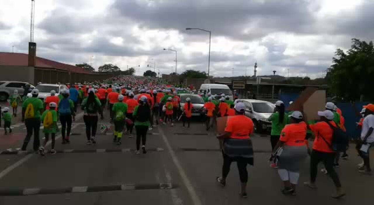 SOUTH AFRICA - Pretoria - Mandela Memorial walk and run (Video) (kCb)