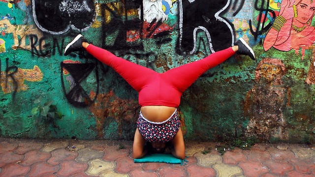 Curvy Yogi Promotes Body Positivity On The Streets Of Mumbai